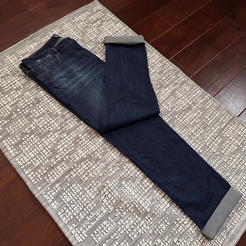 Kut from the Kloth "Catherine" Boyfriend Mid Rise Jeans – Size 12